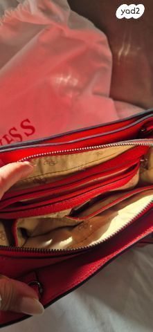 תיק של Guess