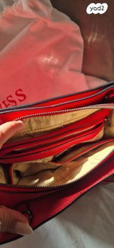 תיק של Guess