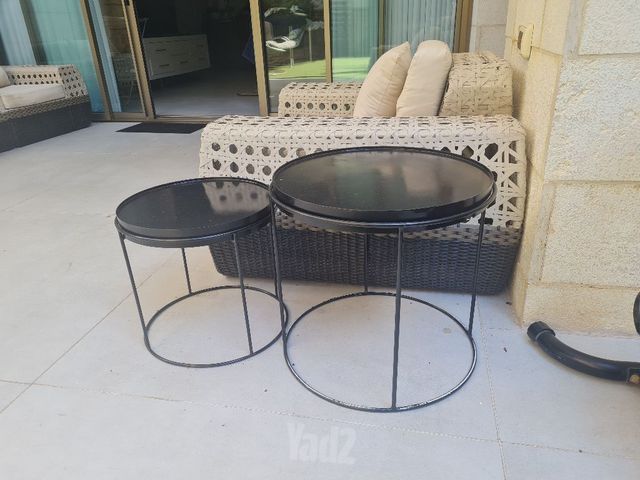 שולחנות