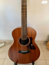 גיטרה אקוסטית TAYLOR