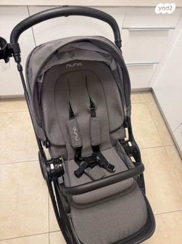 עגלת nuna triv next