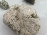 אבנים מנחל