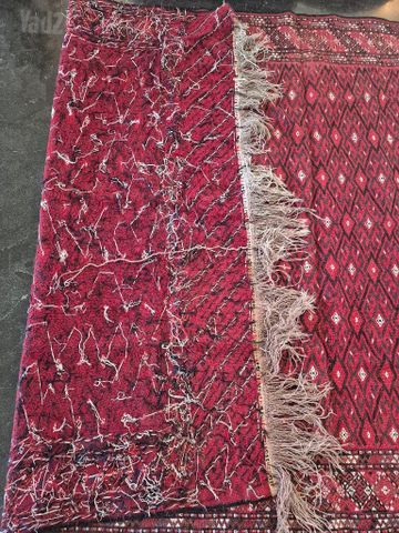 3 שטיחים ביניהם Kilim