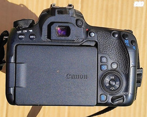 מצלמה CANON 77D ועדשה EF18-135