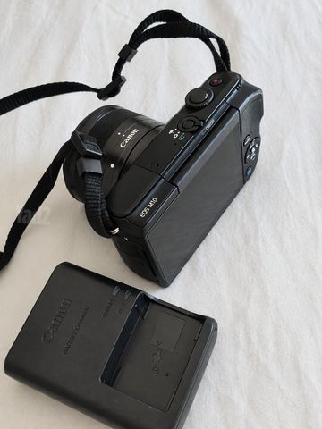 Canon EOS M10