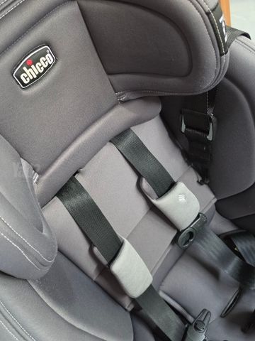 כיסא בטיחות Chicco NextFit Max