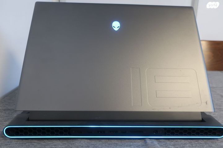 Alienware M18 R2