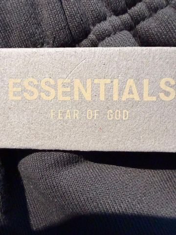 מכנס essentials fear of god