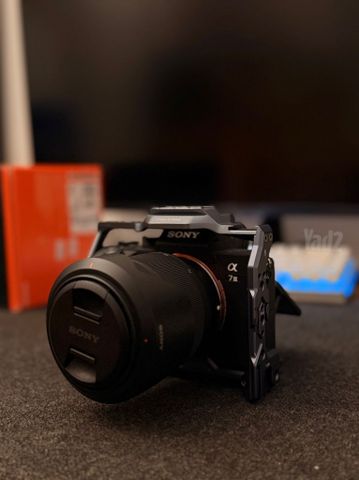Sony a7 III + עדשה