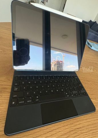 טאבלט Apple Air 256GB+עט+מקלדת