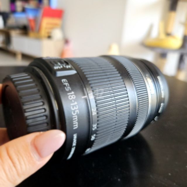 סט מצלמת Canon EOS 1300D