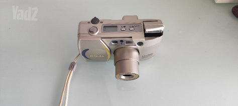 מצלמת פילם Nikon