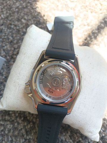 seiko 5 sports