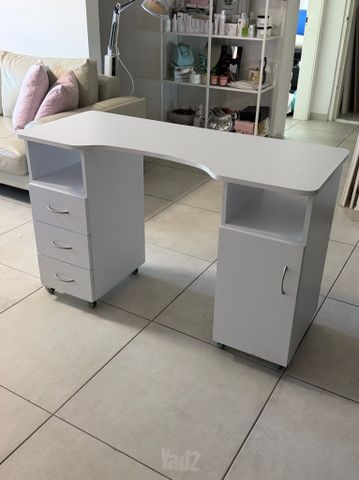 שולחן מניקור
