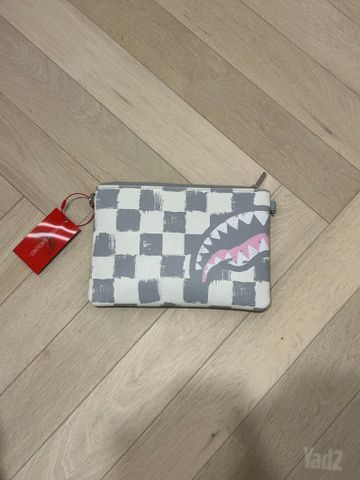 תיק sprayground