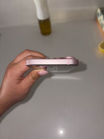 iPhone 15 ורוד 256GB