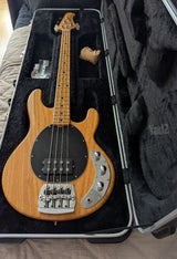 בס musicman stingray classic