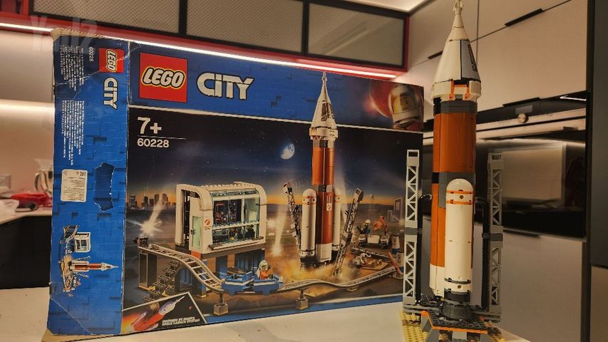 LEGO City 60228 חלל