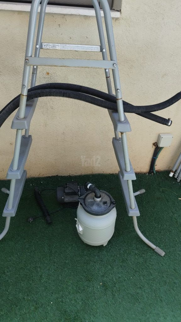בריכה אובלית