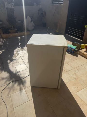 מקרר משרדי