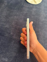 אייפון 16 פרו לבן