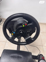 סימולטור נהיגהthrustmaster