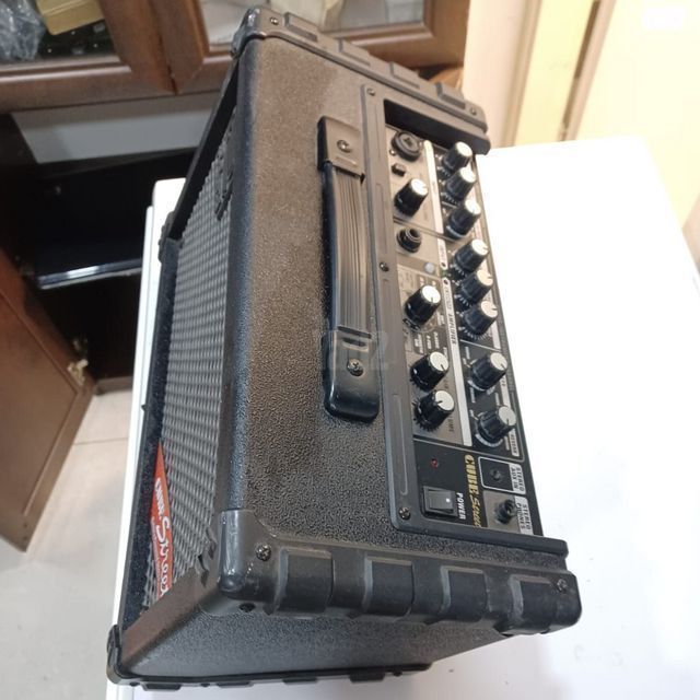 מגבר Roland