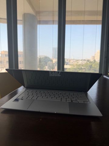 ASUS Zenbook S 14 במצב חדש