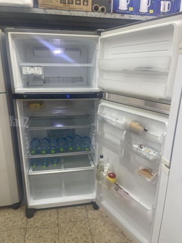 מקרר Sharp כסף כמו חדש!!!