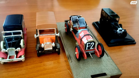 10 מכוניות DIECAST