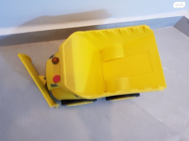 משאיות צעצוע