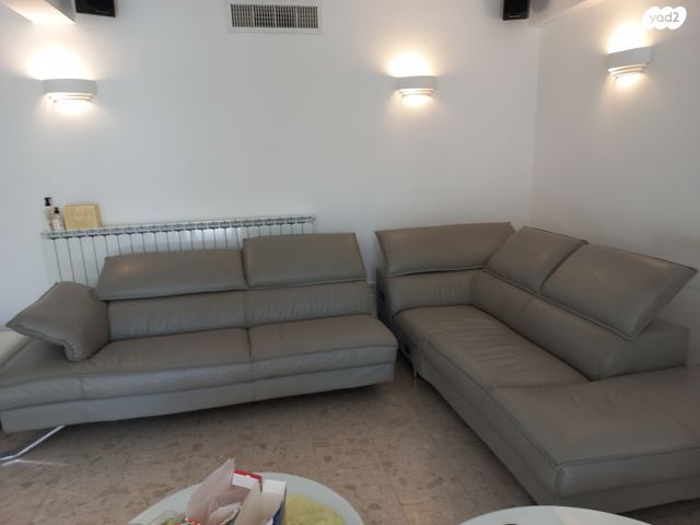 סלון פינתי מעור כולל הדום