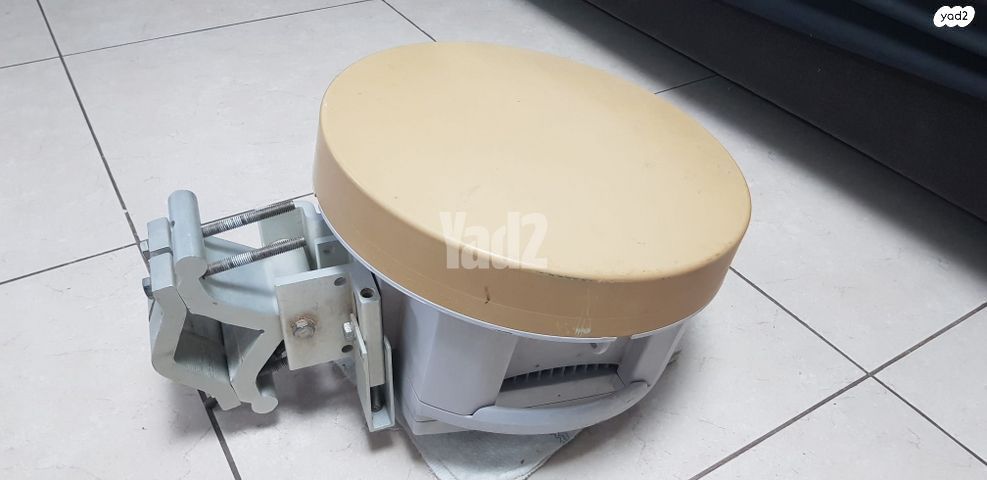 אנטנה MINI-LINK TM עם כבלים