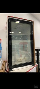 מקפיא לתצוגה